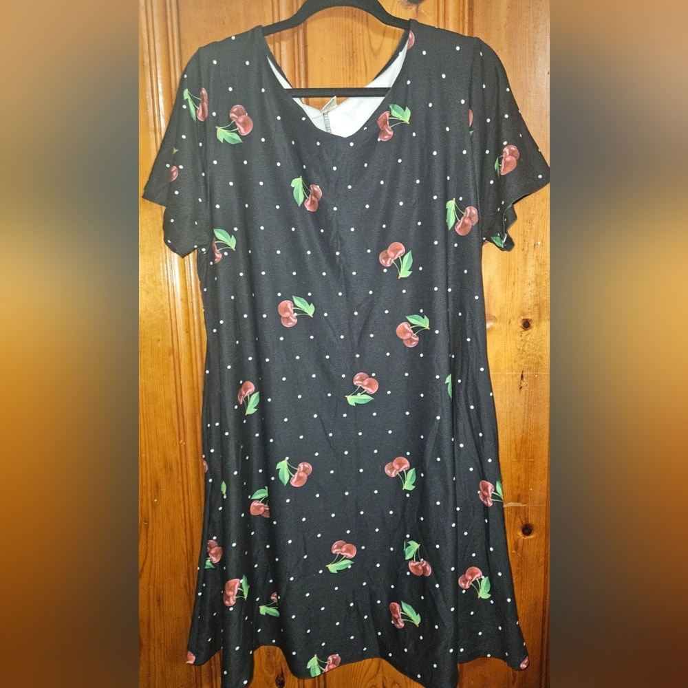 Plus Size cherry print dress w/pockets